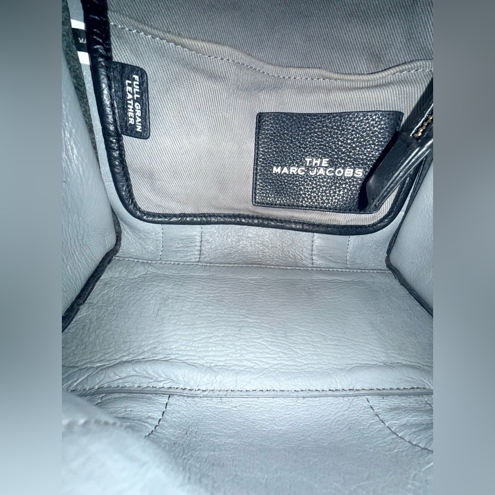 Marc Jacobs Black Leather The Tote Bag • Authentic - Picture 4 of 6